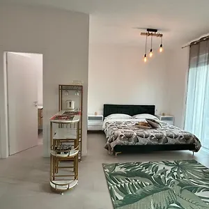  Affittacamere Comfort & Le Italia